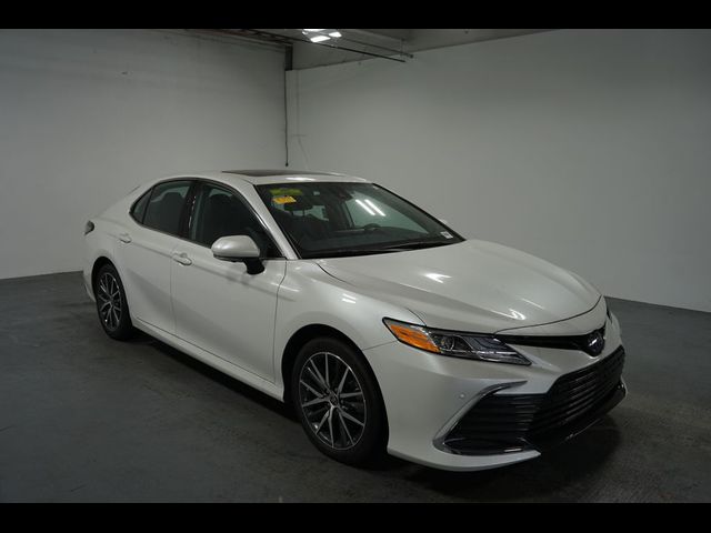 2024 Toyota Camry Hybrid XLE