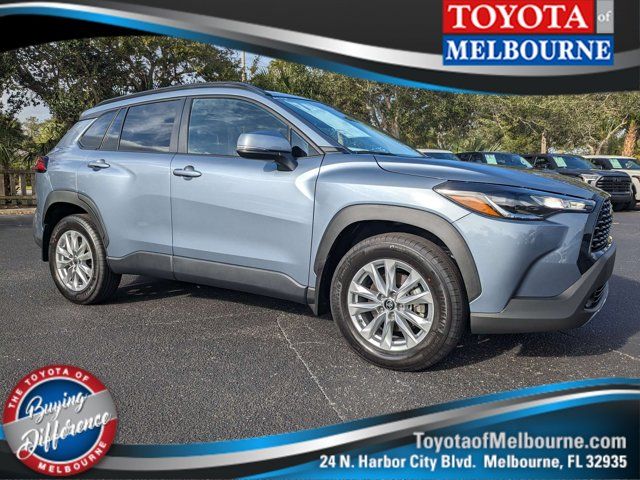 2024 Toyota Corolla Cross LE