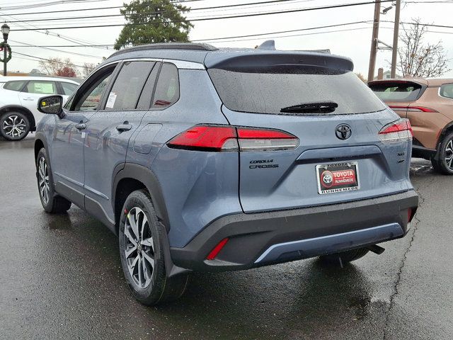 2024 Toyota Corolla Cross XLE