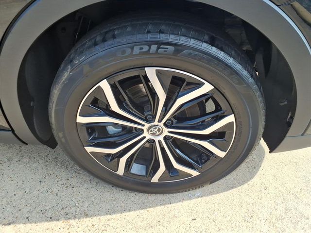 2024 Toyota Crown XLE