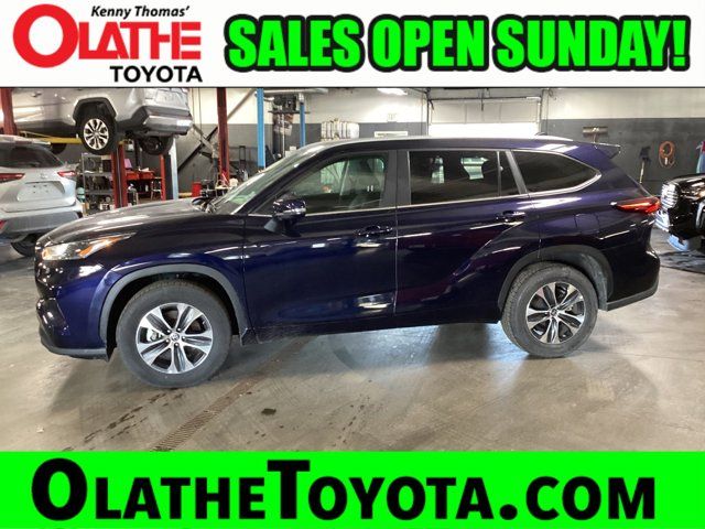 2024 Toyota Highlander LE