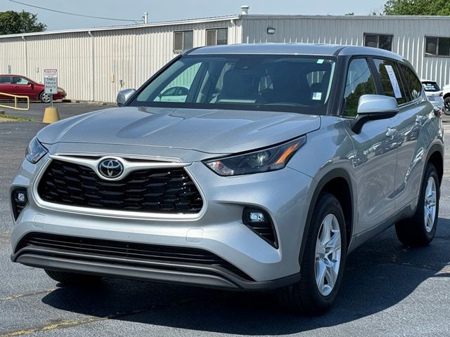 2024 Toyota Highlander LE