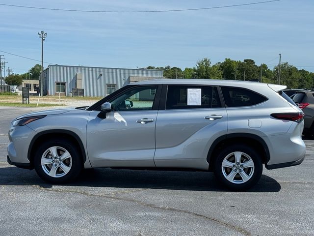 2024 Toyota Highlander LE