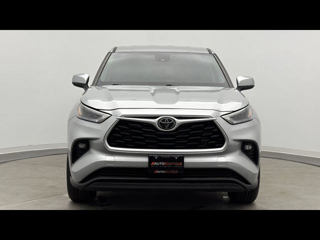 2024 Toyota Highlander LE
