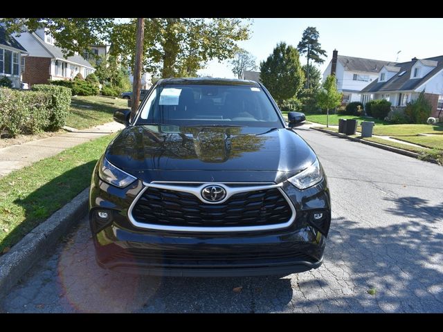 2024 Toyota Highlander LE