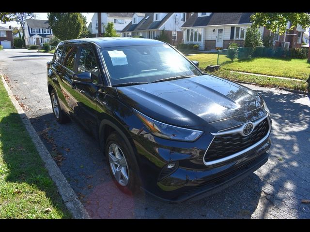 2024 Toyota Highlander LE