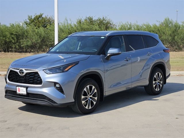 2024 Toyota Highlander XLE