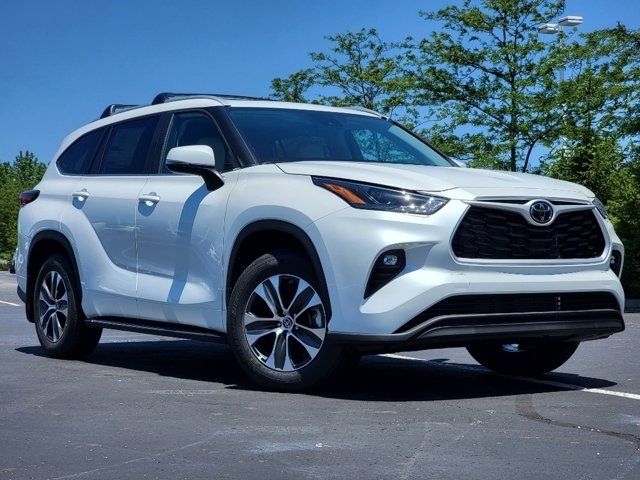 2024 Toyota Highlander 