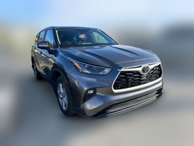 2024 Toyota Highlander LE