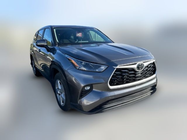 2024 Toyota Highlander LE