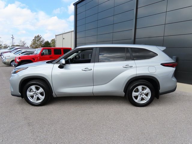 2024 Toyota Highlander LE