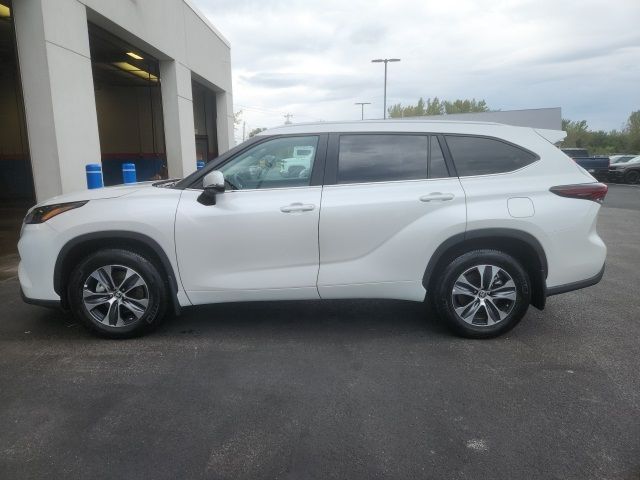 2024 Toyota Highlander 