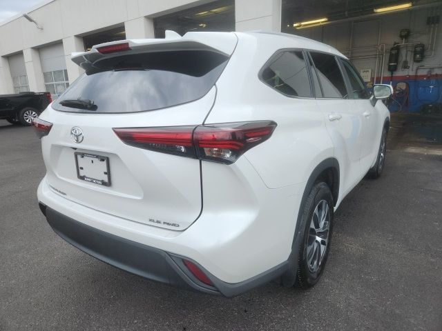 2024 Toyota Highlander 