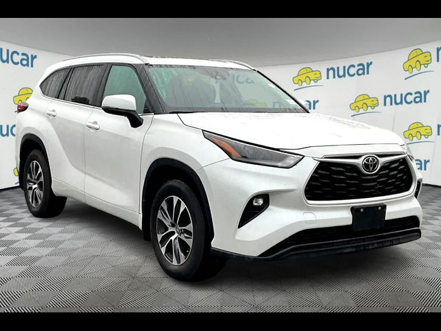 2024 Toyota Highlander XLE