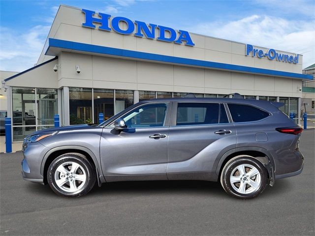 2024 Toyota Highlander LE