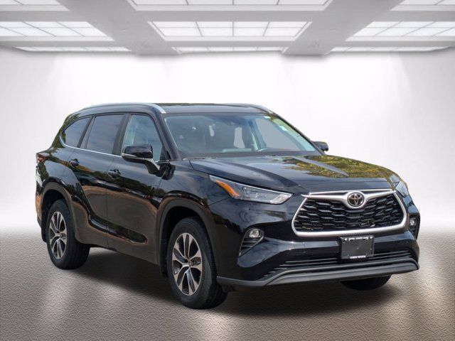 2024 Toyota Highlander 