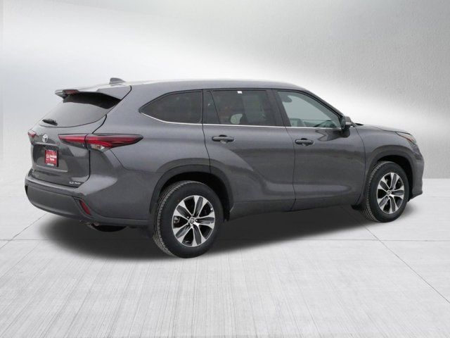 2024 Toyota Highlander 