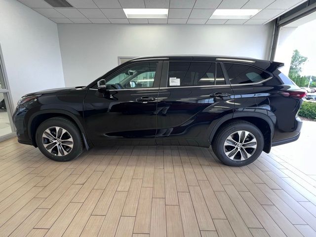 2024 Toyota Highlander 