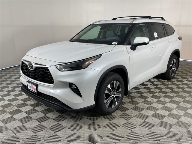 2024 Toyota Highlander 