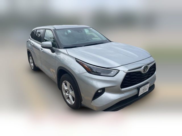 2024 Toyota Highlander LE