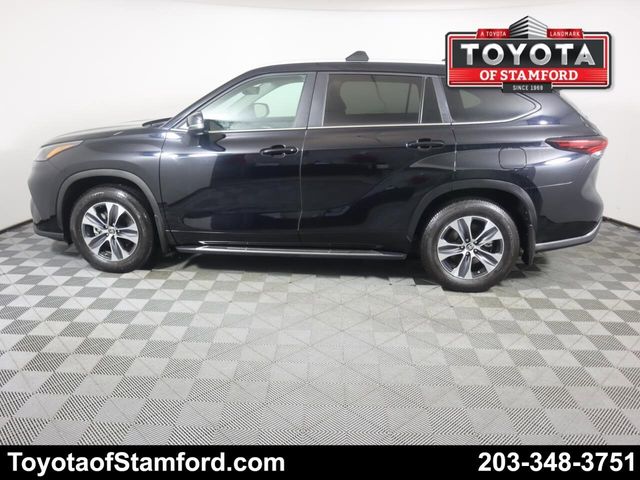 2024 Toyota Highlander 