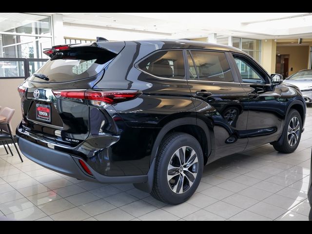 2024 Toyota Highlander 