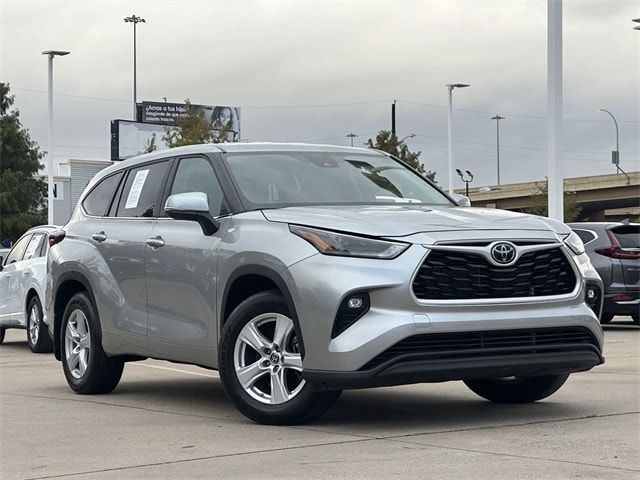 2024 Toyota Highlander LE