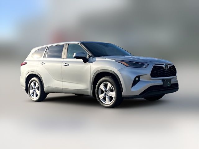 2024 Toyota Highlander LE