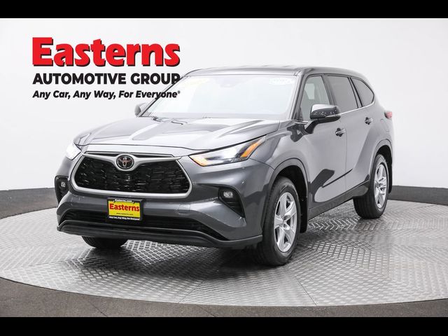 2024 Toyota Highlander LE