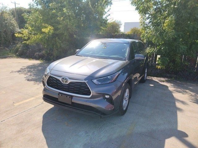 2024 Toyota Highlander LE