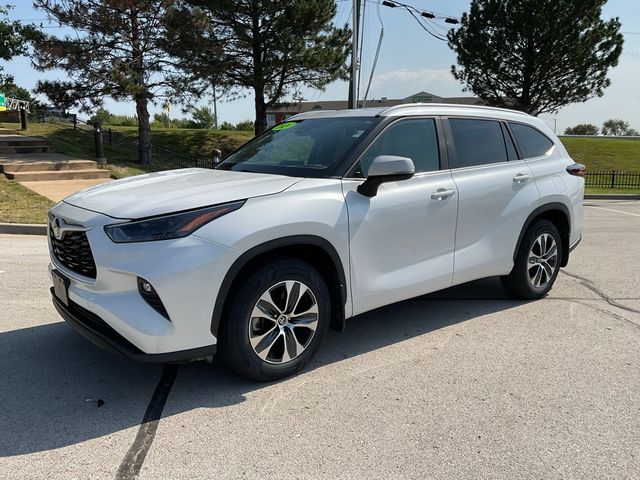 2024 Toyota Highlander XLE