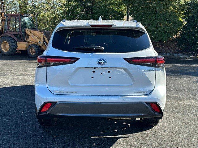 2024 Toyota Highlander Hybrid Limited