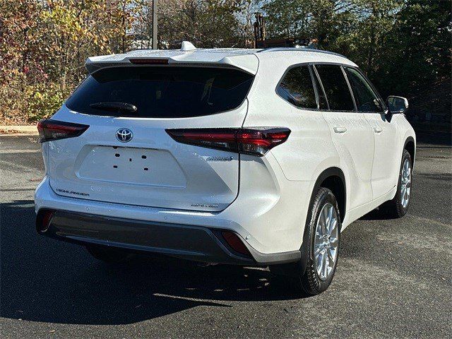 2024 Toyota Highlander Hybrid Limited