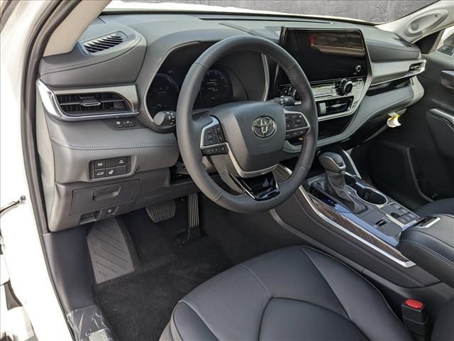 2024 Toyota Highlander Hybrid Limited