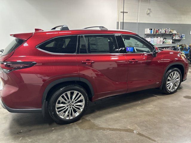 2024 Toyota Highlander Hybrid Platinum