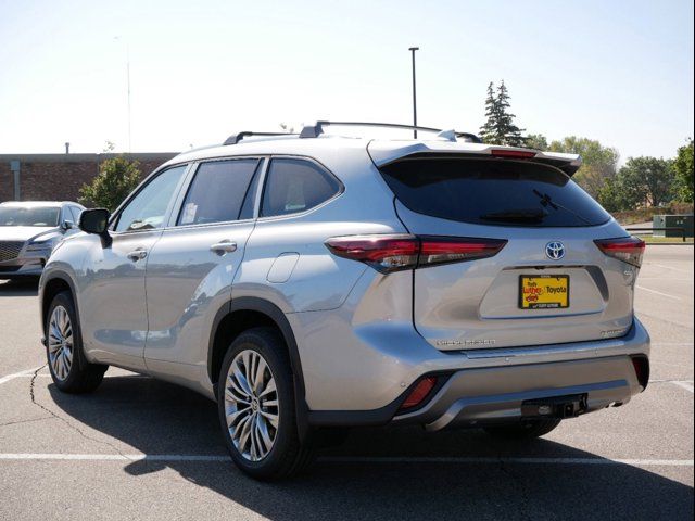 2024 Toyota Highlander Hybrid Platinum