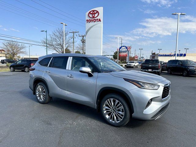 2024 Toyota Highlander Hybrid Platinum