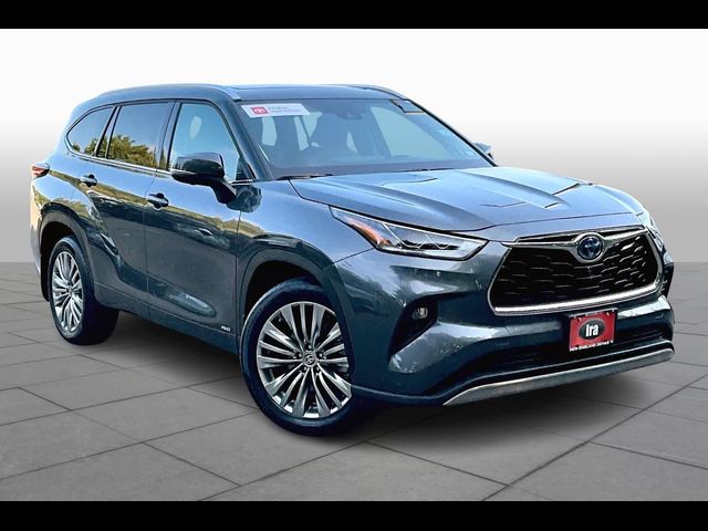 2024 Toyota Highlander Hybrid Platinum