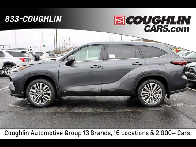 2024 Toyota Highlander Hybrid Platinum