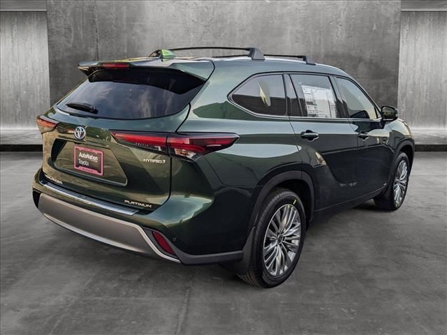 2024 Toyota Highlander Hybrid Platinum