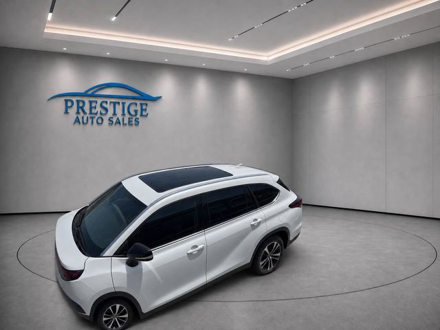 2024 Toyota Highlander Hybrid Platinum