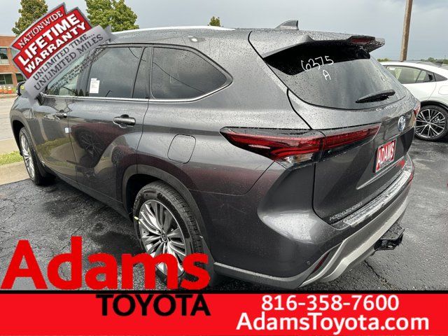 2024 Toyota Highlander Hybrid Platinum