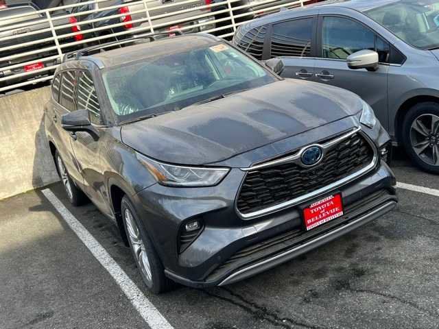 2024 Toyota Highlander Hybrid Platinum