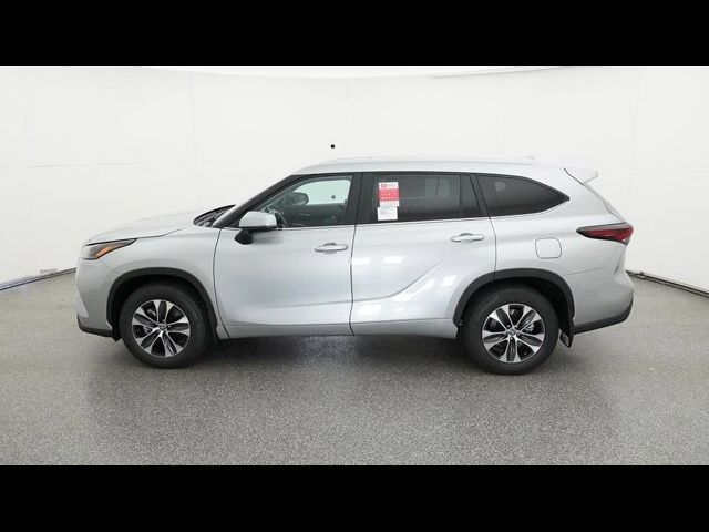 2024 Toyota Highlander Hybrid XLE