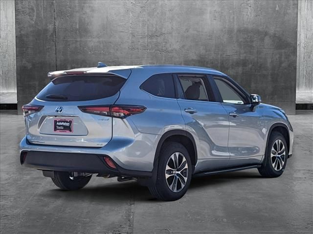 2024 Toyota Highlander Hybrid XLE