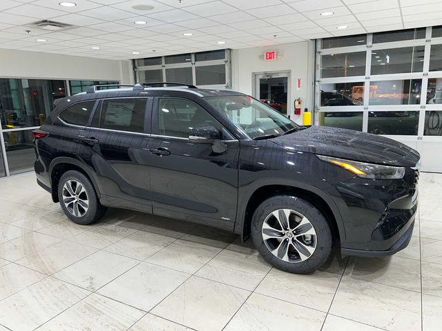 2024 Toyota Highlander Hybrid XLE