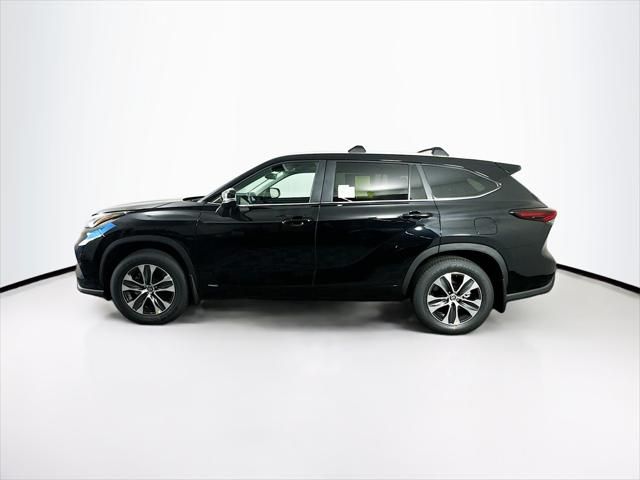 2024 Toyota Highlander Hybrid XLE