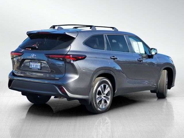 2024 Toyota Highlander Hybrid XLE