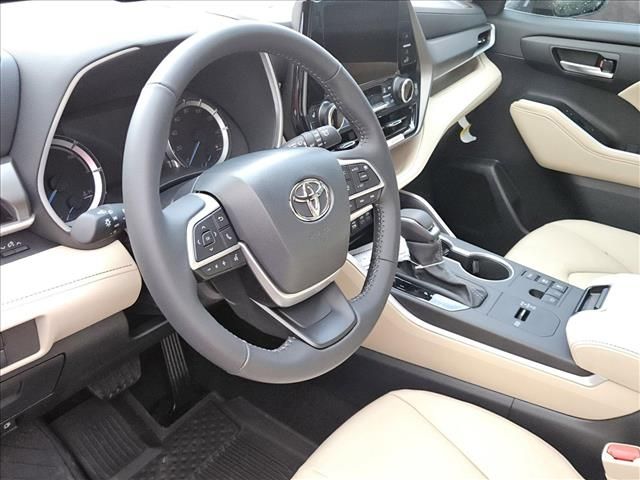 2024 Toyota Highlander Hybrid XLE