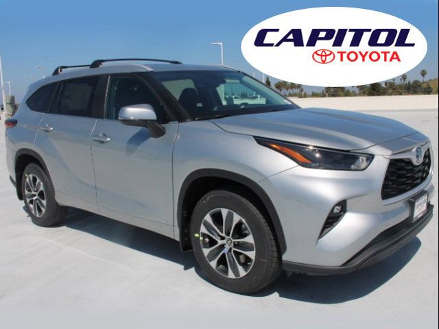 2024 Toyota Highlander Hybrid XLE